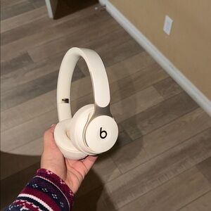 Beats Solo Pro